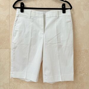 NWT Ann Taylor White Bermuda Shorts Size 4 Tailored Summer Classic